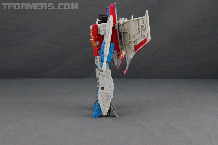 Review Siege War For Cybertron Trilogy Starscream Voyager  (11 of 52)